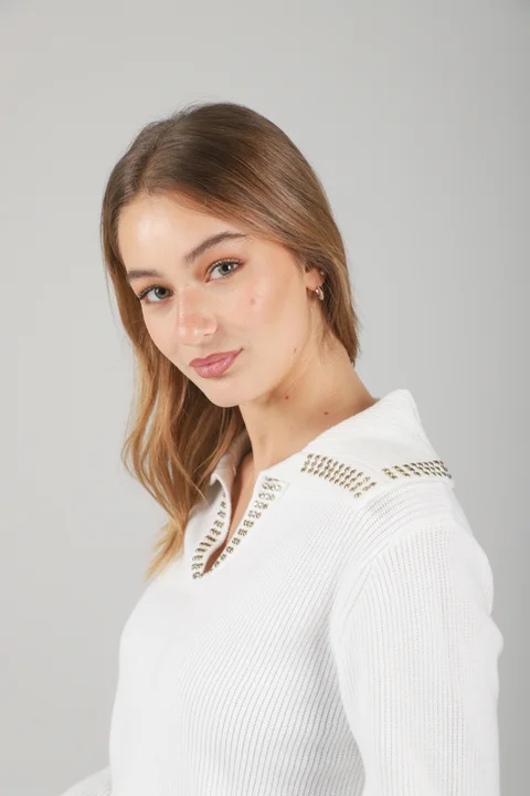 Sweater Bonjour Tipo Chomba C/ Tachas en Cuello GUL652