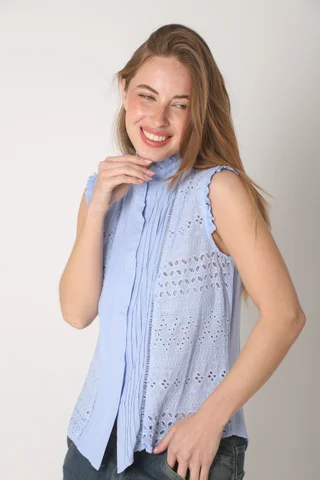 Camisa  Nori Broderie Sin Manga GUK4031 - Vista 3