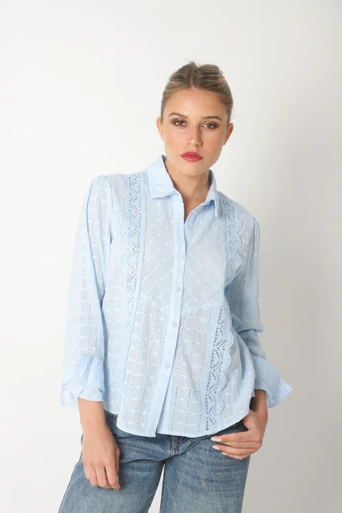 Camisa BEZZ Bordada Con Guipiur GUK70195