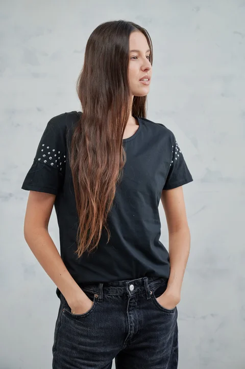 Remera Sandy Algodon con Tachas