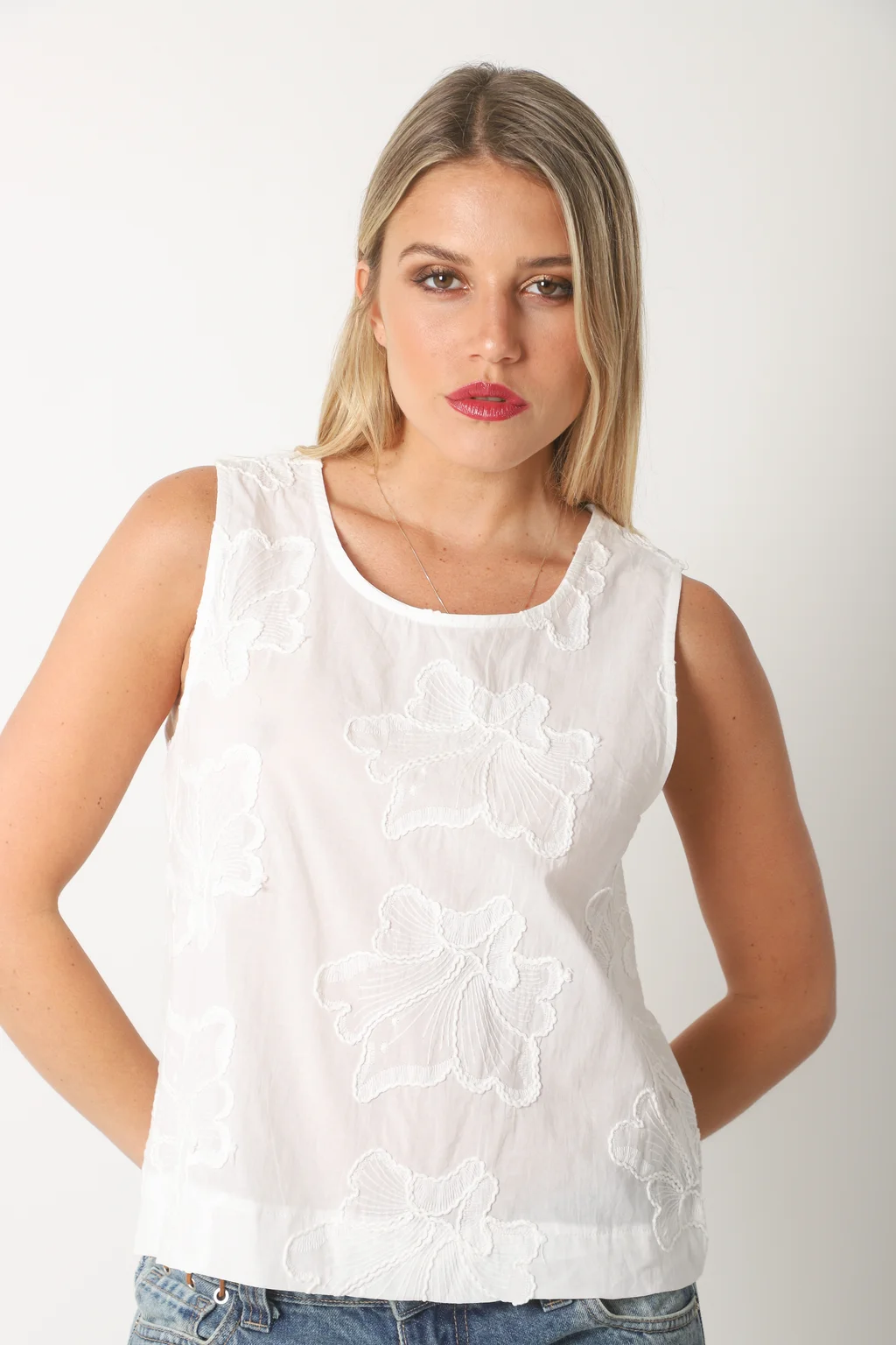 Musculosa PETALOS FLORES bordados GUK70169