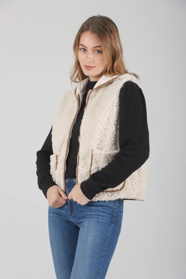 Chaleco Otawa Corderito Forrado C/ Bolsillos y Capucha GU70069