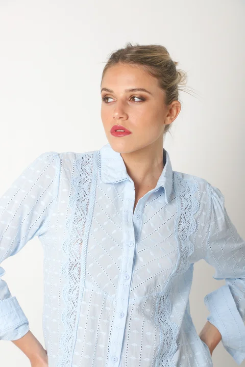 Camisa BEZZ Bordada Con Guipiur GUK70195