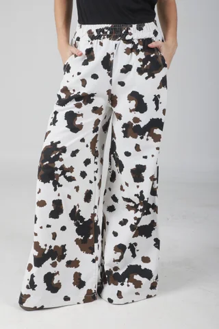 Pantalon Vaca Ancho de Gabardina con Bolsillos - Vista 2