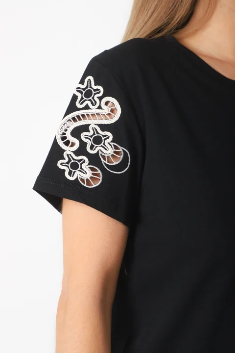 Remera Fenix c/ Mangas Bordadas GU23519