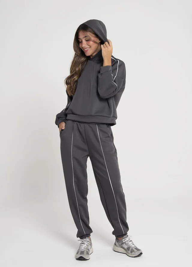 Babucha deportiva con vivo y puño 