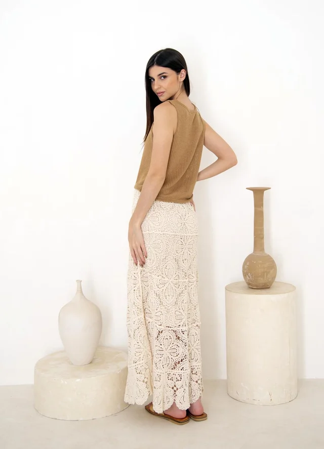 Falda crochet con recortes 