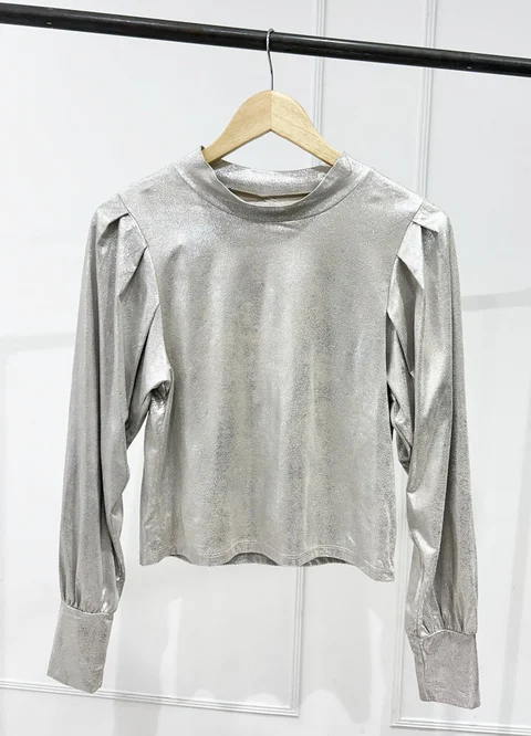 Bluza metalizada media polera con abertura 