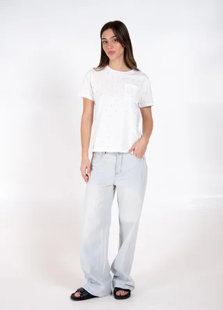 Remera con bolsillo y strass  - Vista 1