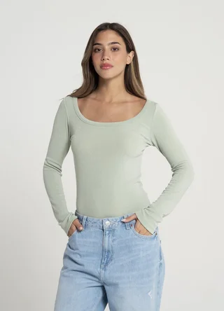 Remera m/l desagujada escote U - Vista 3