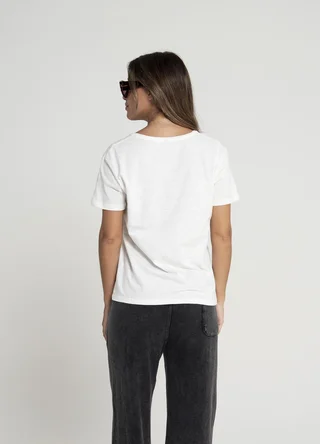 Remera flame escote V  - Vista 4