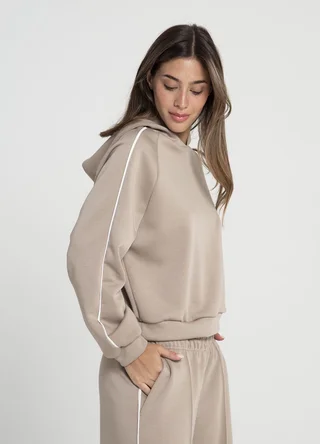 Buzo deportivo con vivo en manga  - Vista 1