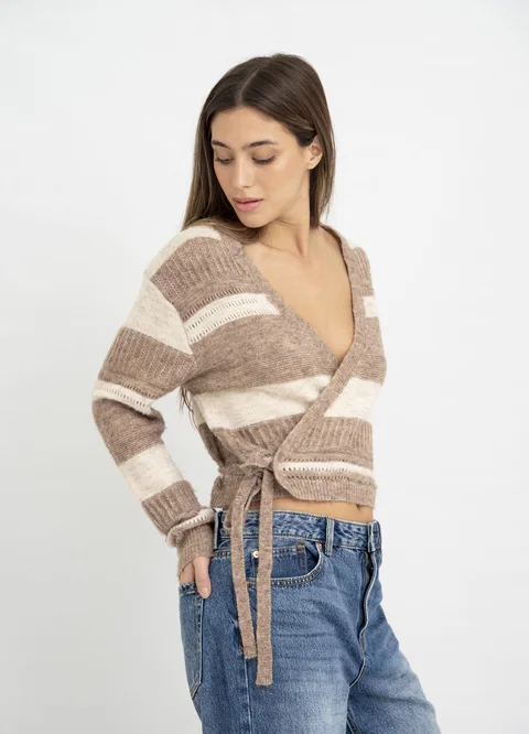 Sweater cruzado rayado 