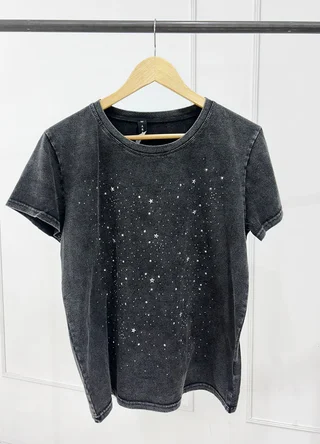 Remera prelavada  con strass y estrellas  - Vista 5