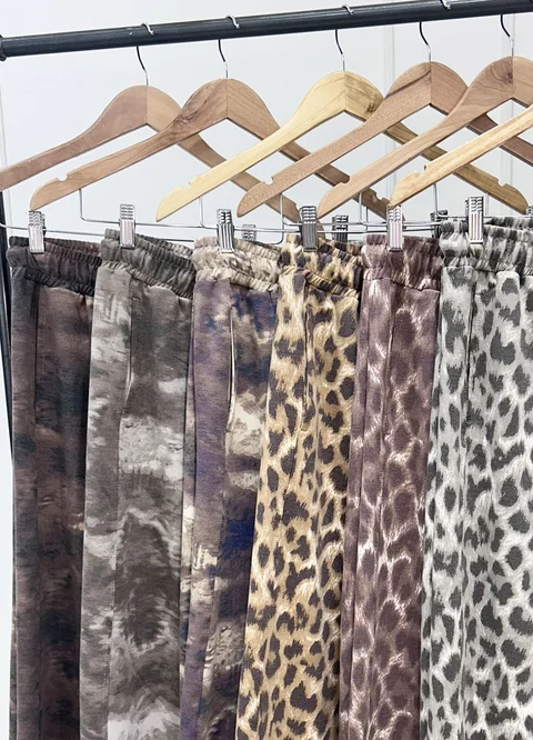 Babucha rustico batik/print con recorte 