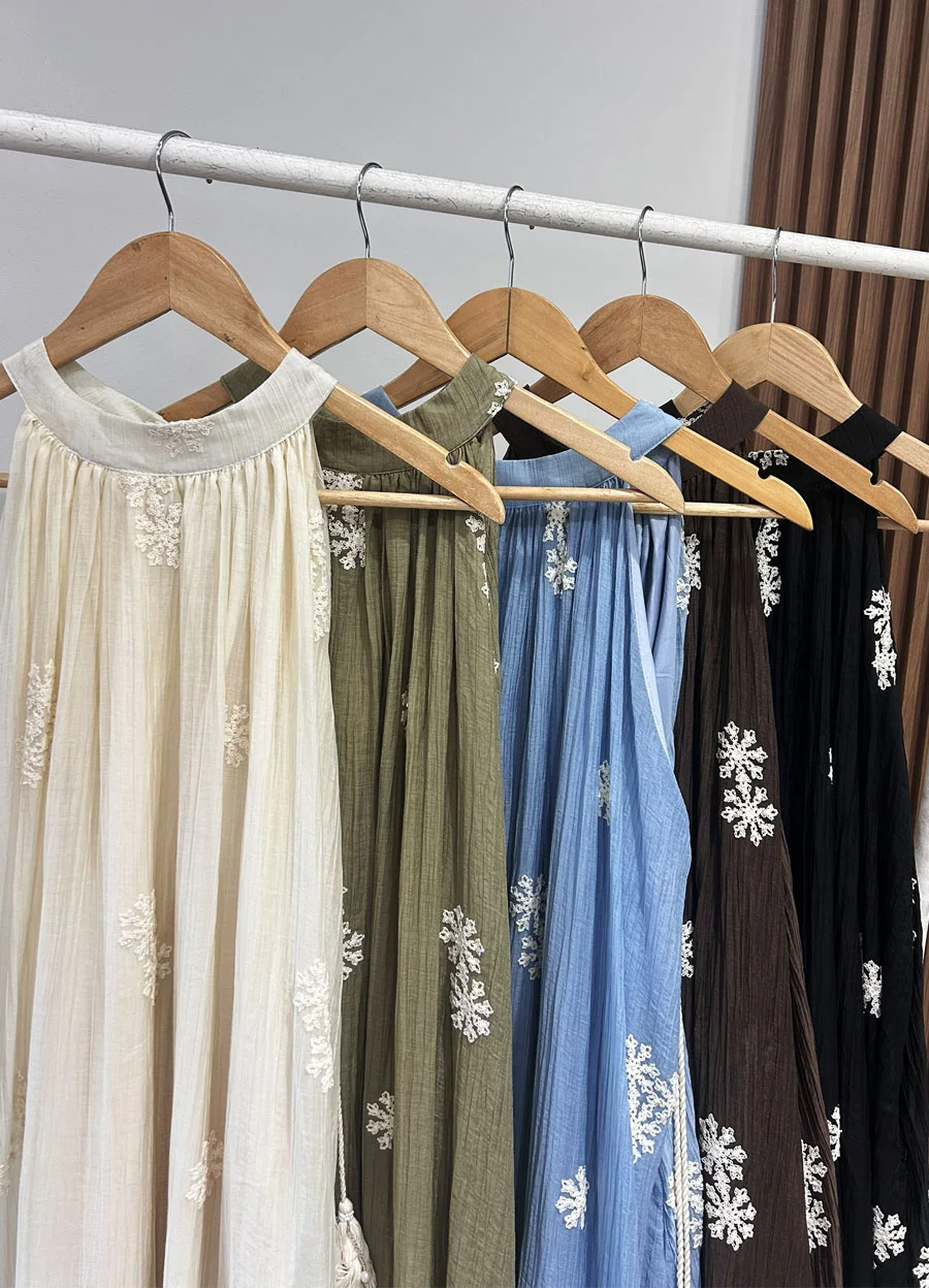 Maxi vestido sedita bordado con cordon 