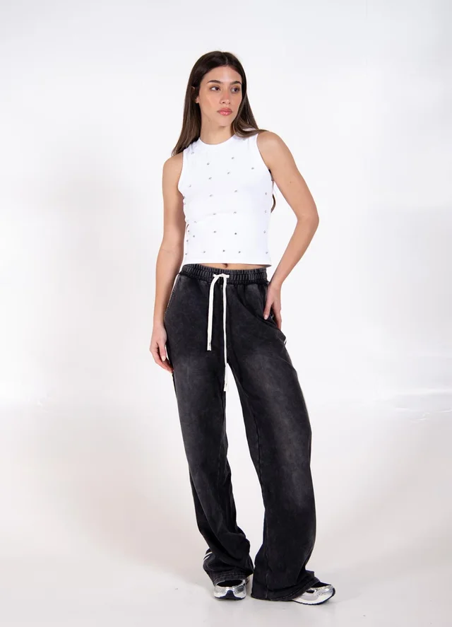 Pantalon prelavado con tira lateral 