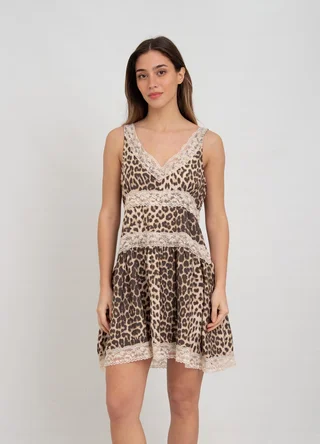 Vestido print con  recortes  y puntilla - Vista 6