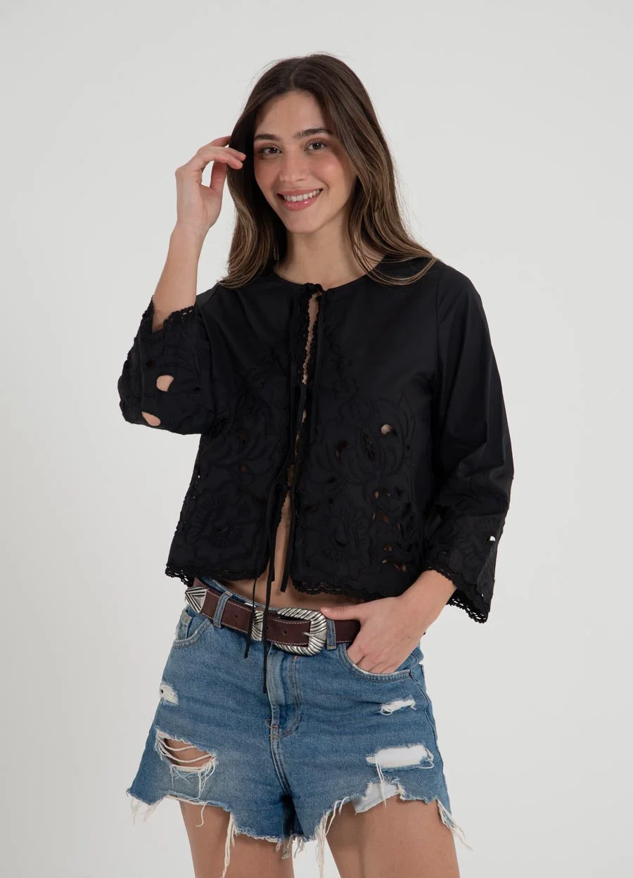 Camisa calada para atar 