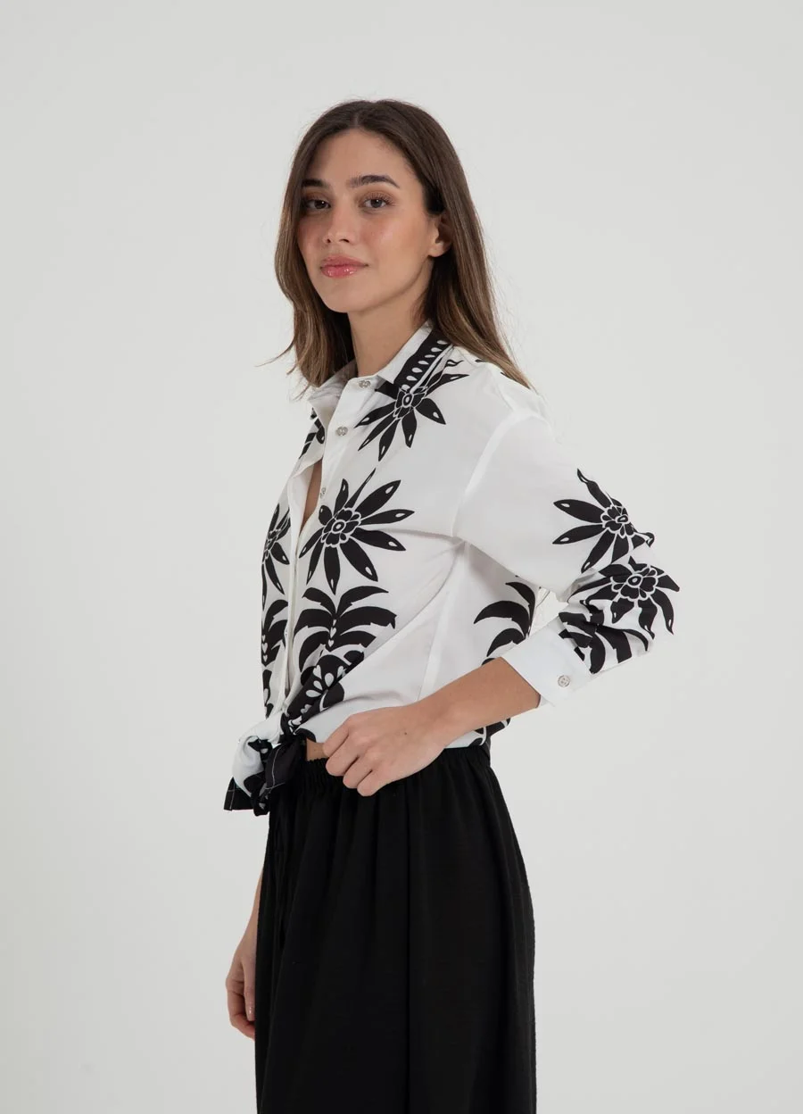 Camisa estampada hojas 