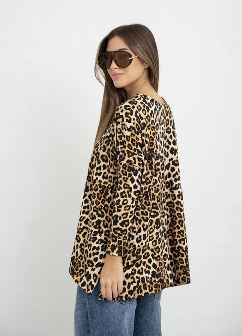 Remera print m/larga con tajito