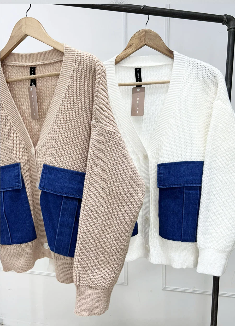 Cardigan tejido liso con bolsillos denim 
