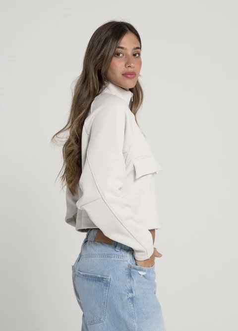 Campera deportiva con piel 