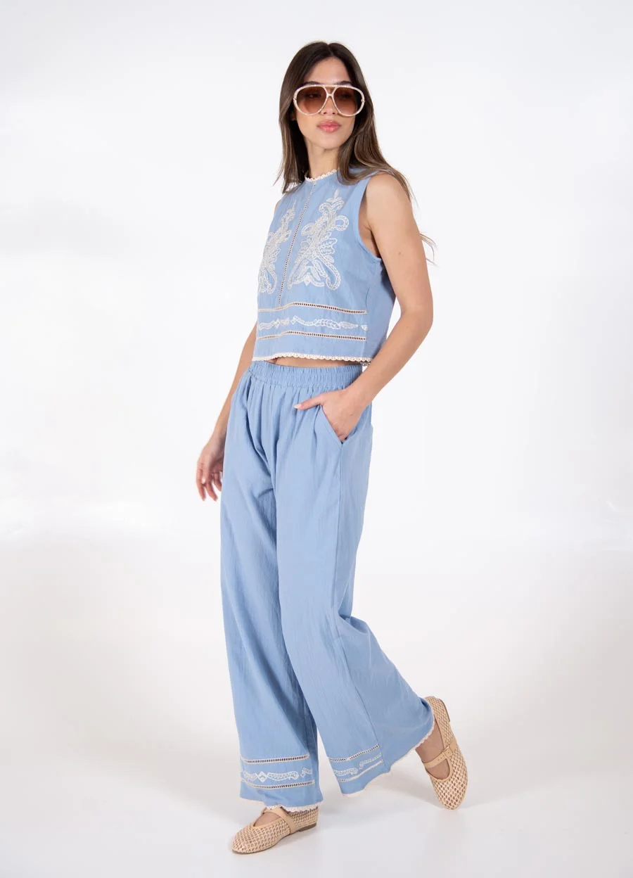 Pantalon bordado con vainillas 