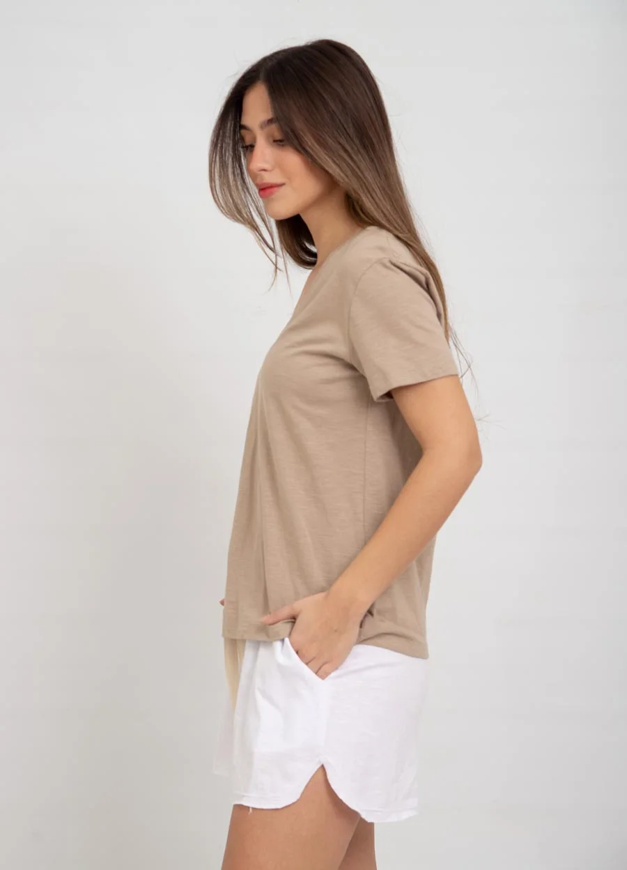 Remera escote V flame 