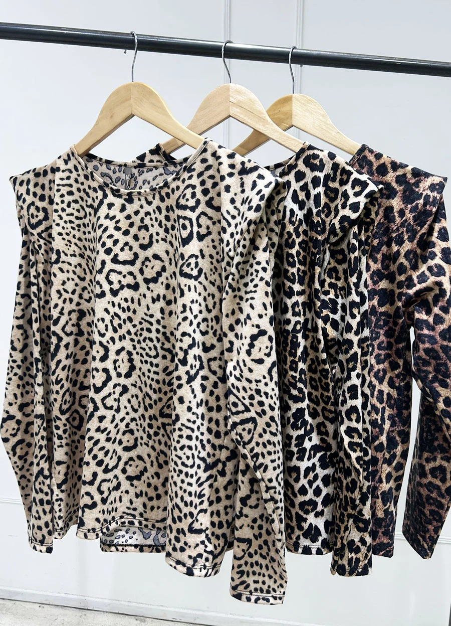 Remera manga larga print con pinza 