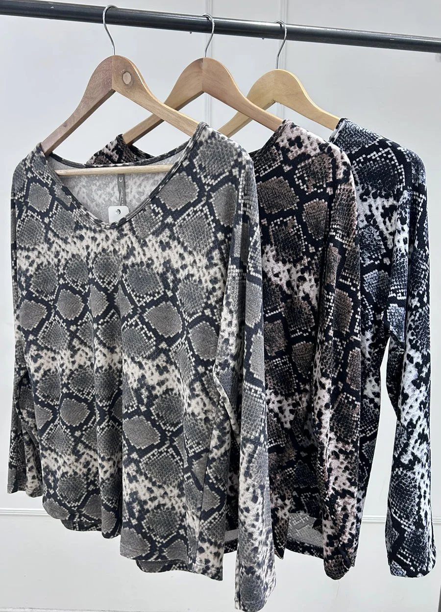 Sweater escote V lanilla estampada 
