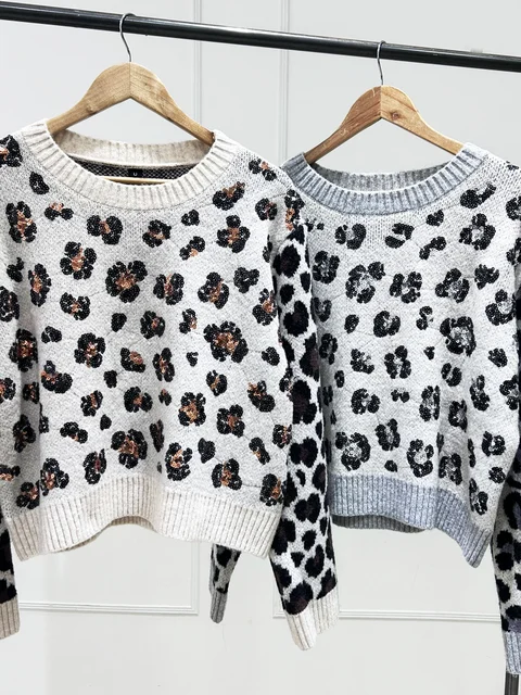 Sweater print con lentejuelas 