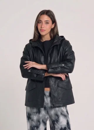 Campera eco cuero con capucha  - Vista 5