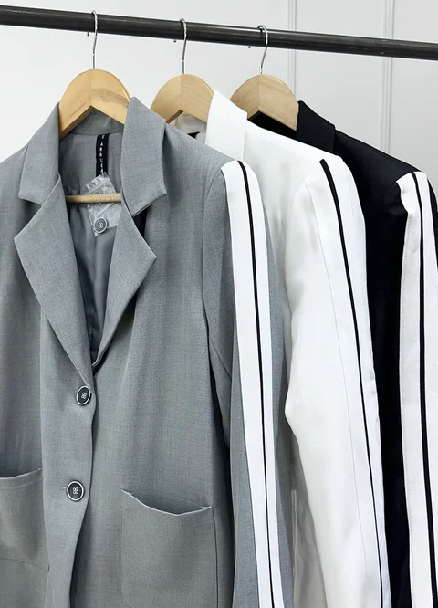 Saco sastreo con tira lateral 