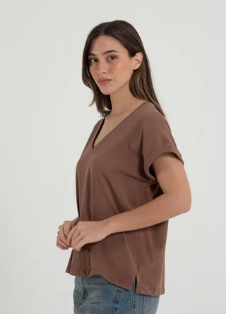 Remera escote V con dobladillo  - Vista 3