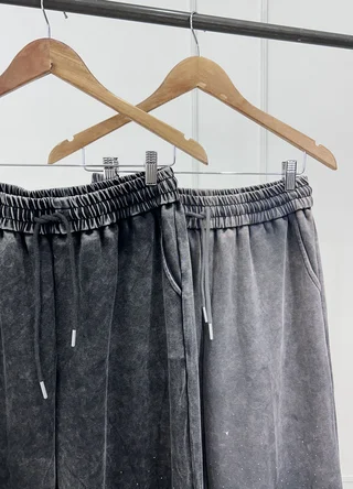 Pantalon prelavado con strass - Vista 4