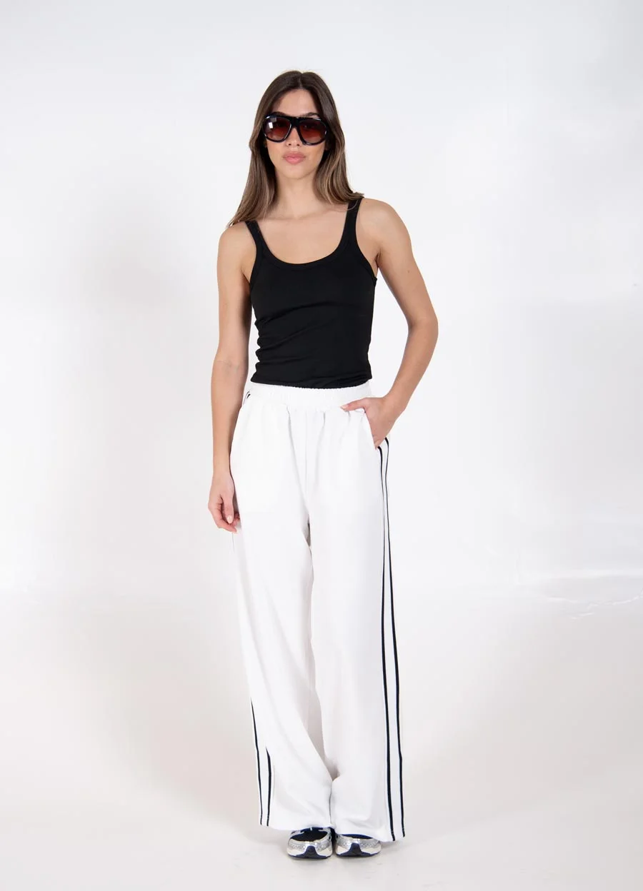 Pantalon con tira lateral