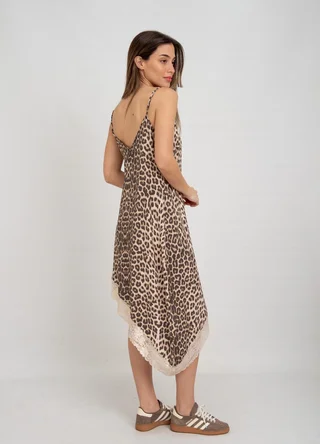 Vestido sedita con recortes y puntilla  - Vista 4