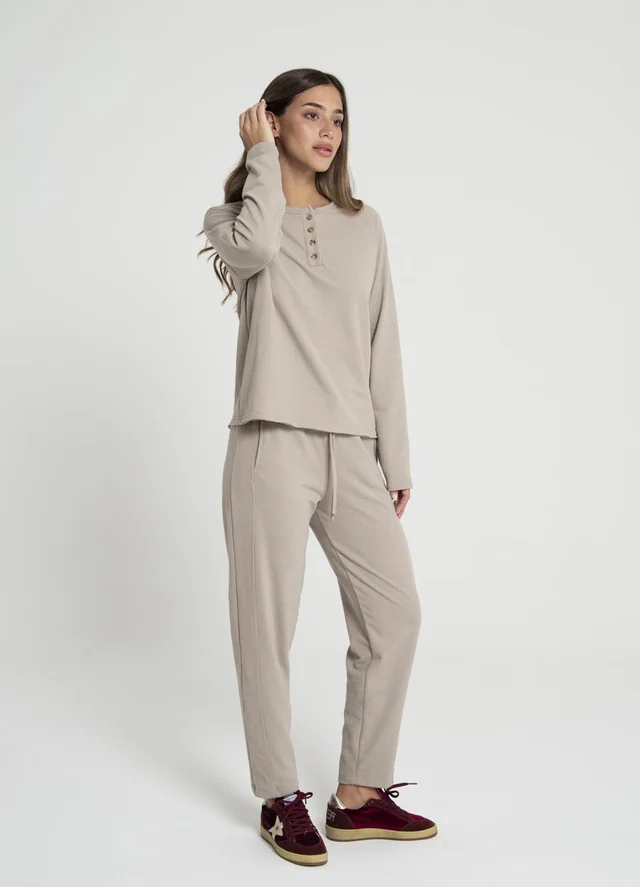 Babucha tejido rustico con costuras 