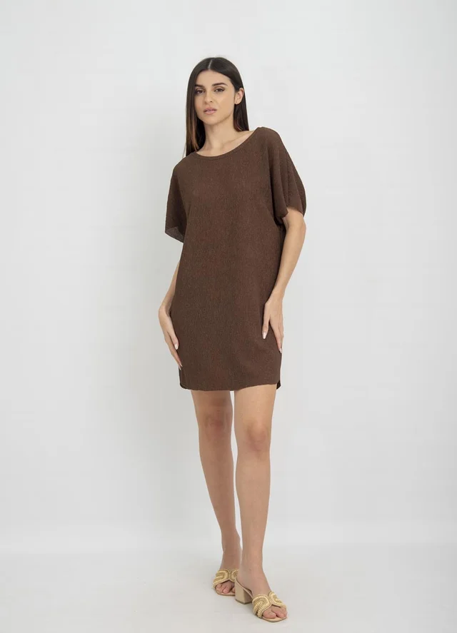 Vestido corto de creppe arrugado al corte 