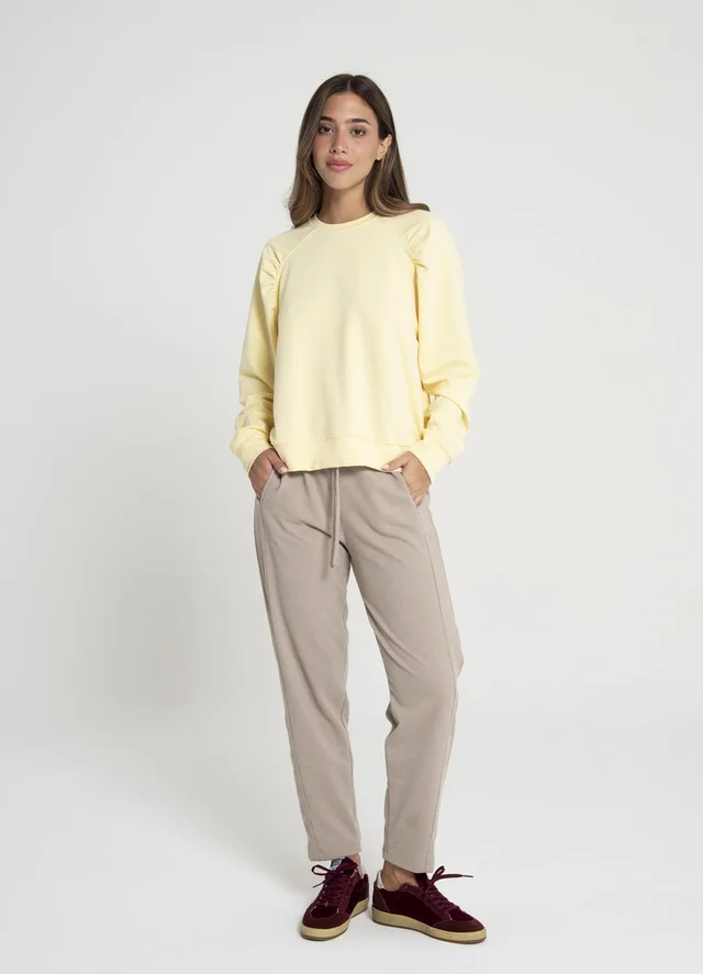 Babucha tejido rustico con costuras 