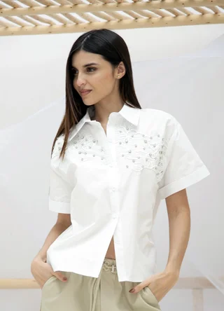 Camisa poplin manga corta con aplique en pecho  - Vista 2