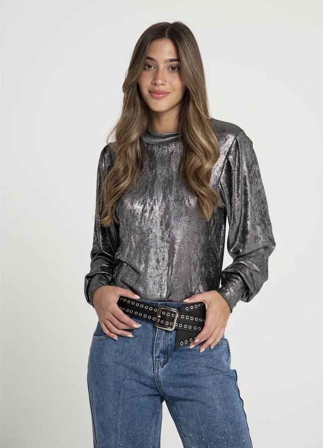 Blusa con abertura en espalda 