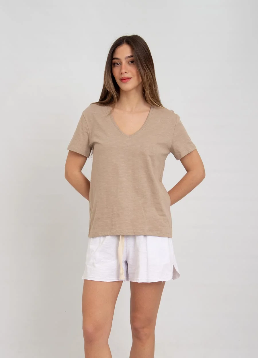 Remera escote V flame 