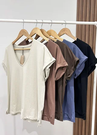 Remera escote V con dobladillo  - Vista 4