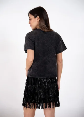 Remera prelavada con strass en escote  - Vista 5