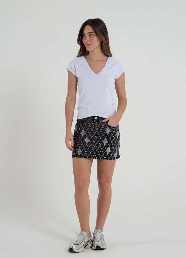Remera jey spandex escote V con costuras 