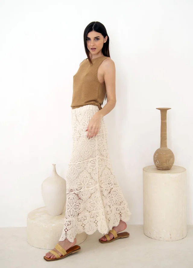 Falda crochet con recortes 