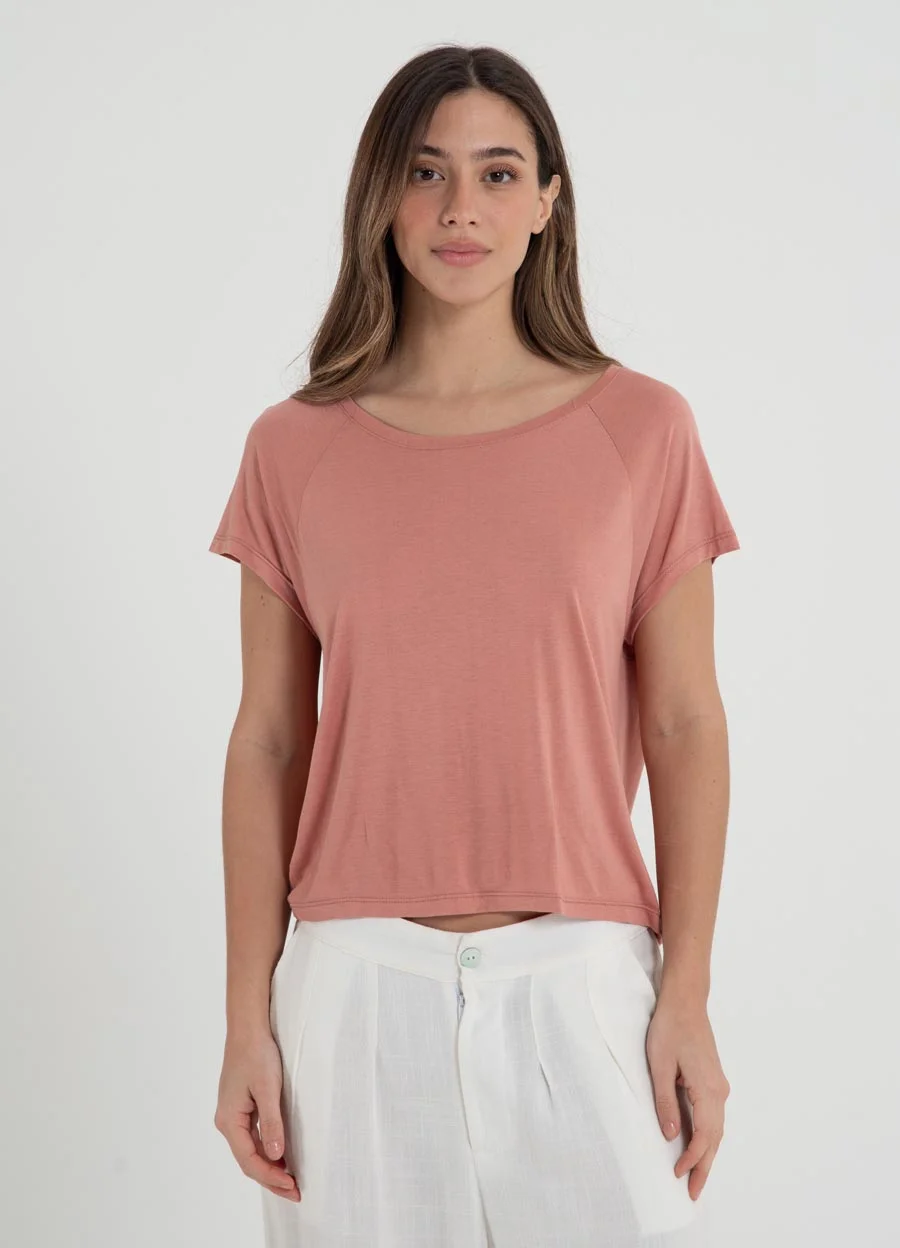 Remera crop viscosa manga ranglan 