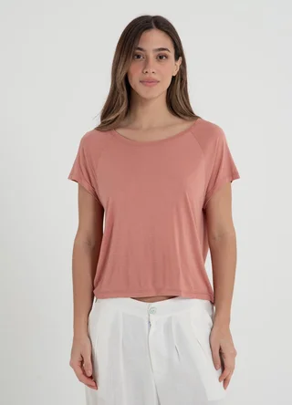 Remera crop viscosa manga ranglan  - Vista 3